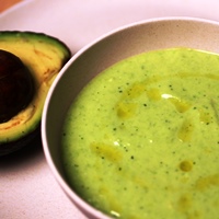 Image of a bowl of the pea & avocado soup