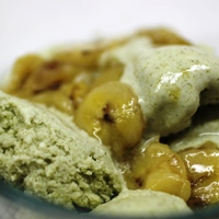 Image of Green Tea Frozen Yogurt with Maple Caramelized Bananas