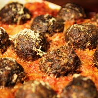 Image of the cheesy mushroom & beef meatballs