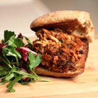 Image of shredded chicken parmesan manwich.