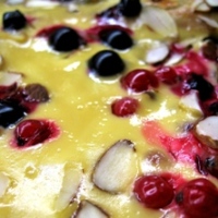 Image of Ontario currant and yogurt tart.