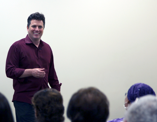 Image of Rob Hawke speaking to an audience