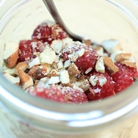 Image of no-cook oatmeal with Ontario pears.